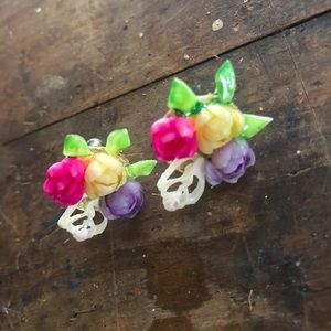 Vintage 60s floral bouquet clip on earrings